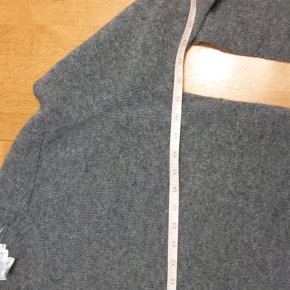 Vintage Carson Pirie Scott wool sweater. - Picture 5 of 6